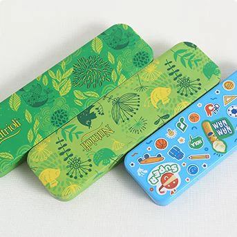 Kvadratinė skardinė dėžutė